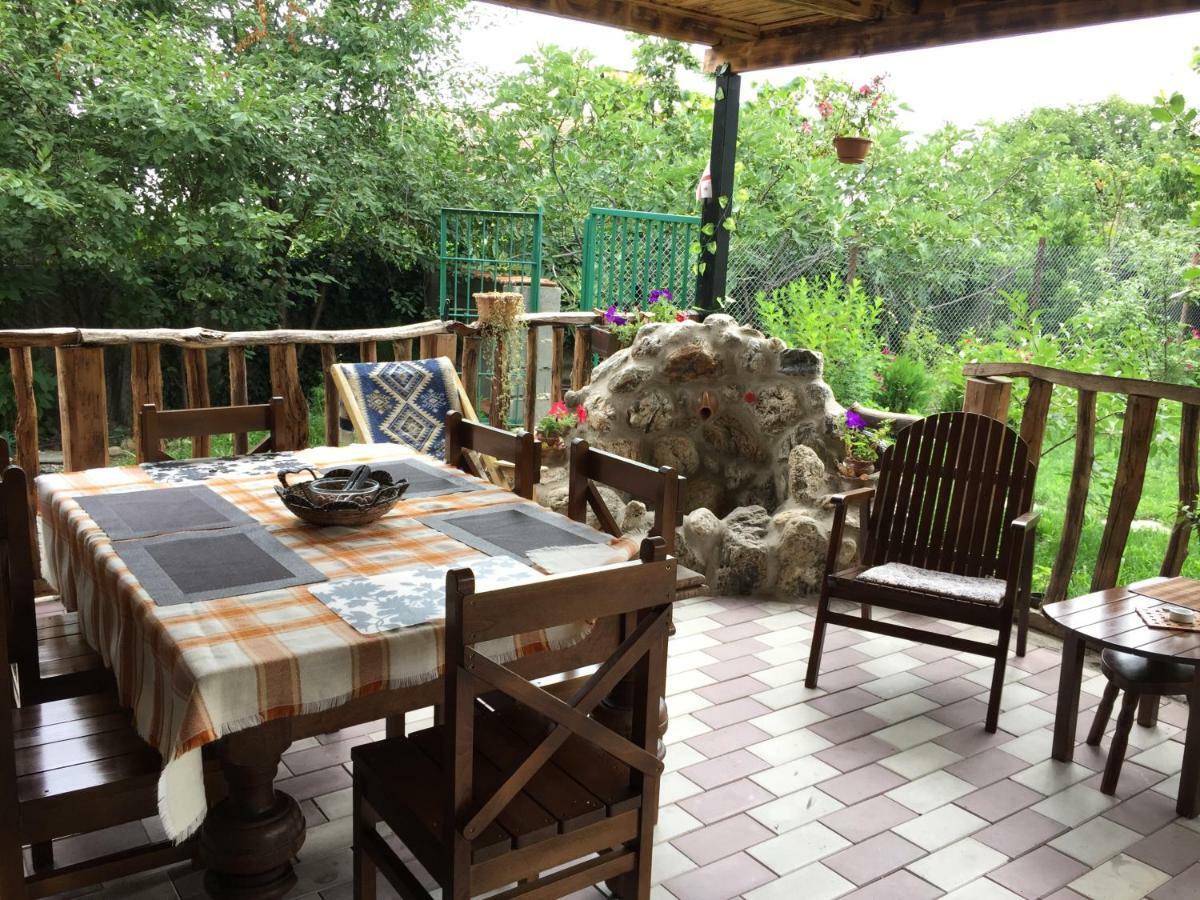 Guest House Poligloti Telavi Exterior foto